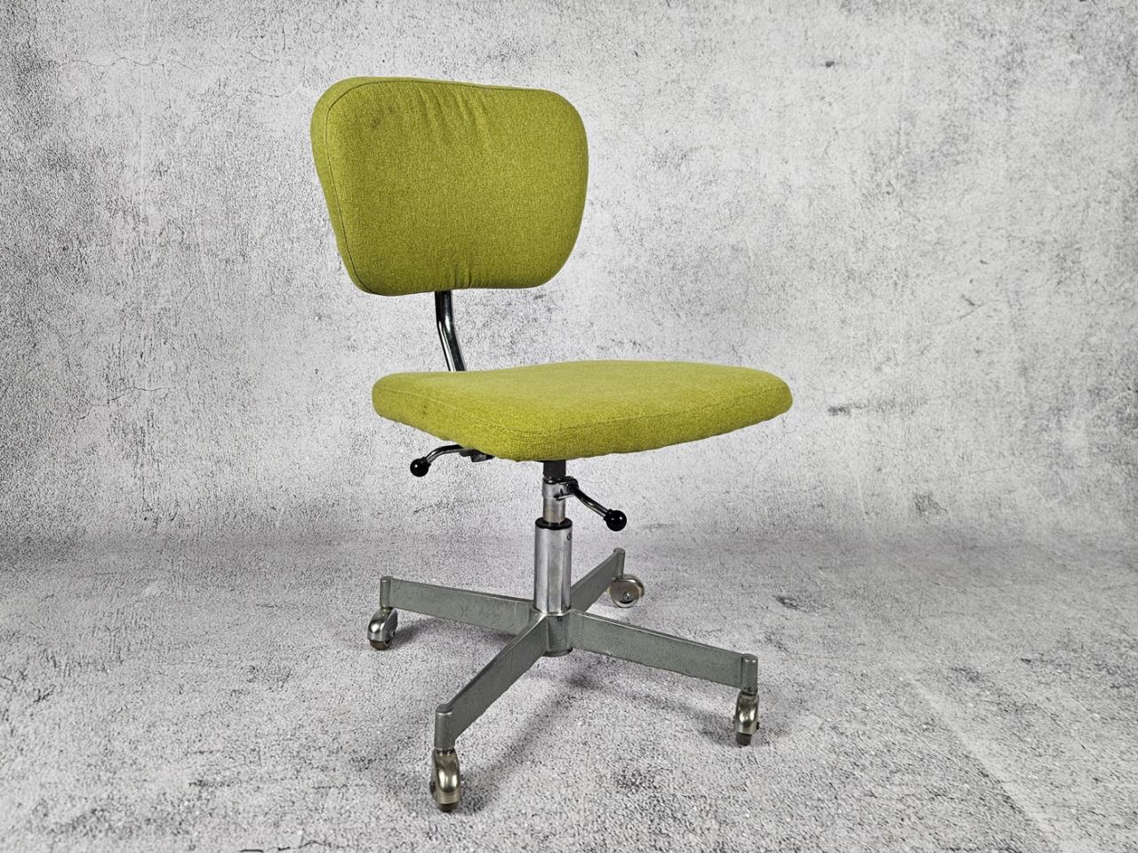 KRZESŁO BIUROWE OBROTOWE