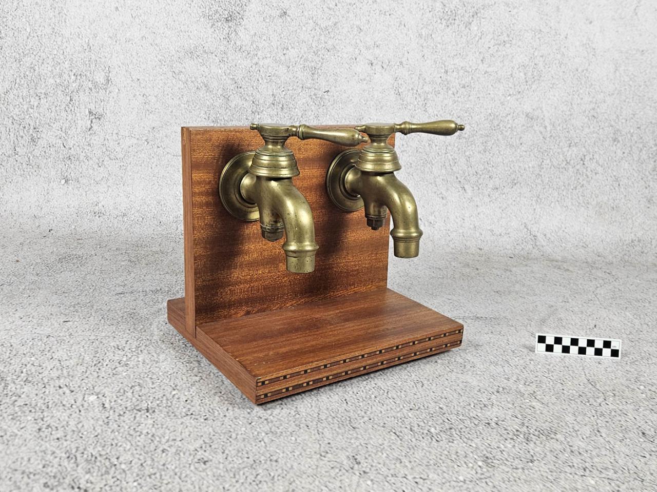 NALEWAK, FIGURKA DEKORACYJNA