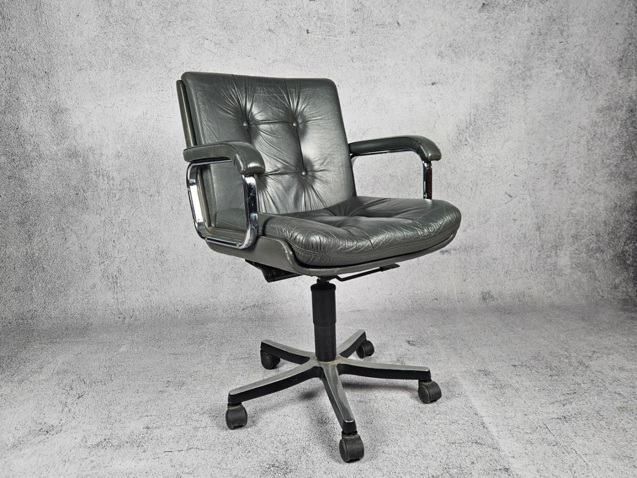 KRZESŁO BIUROWE OBROTOWE