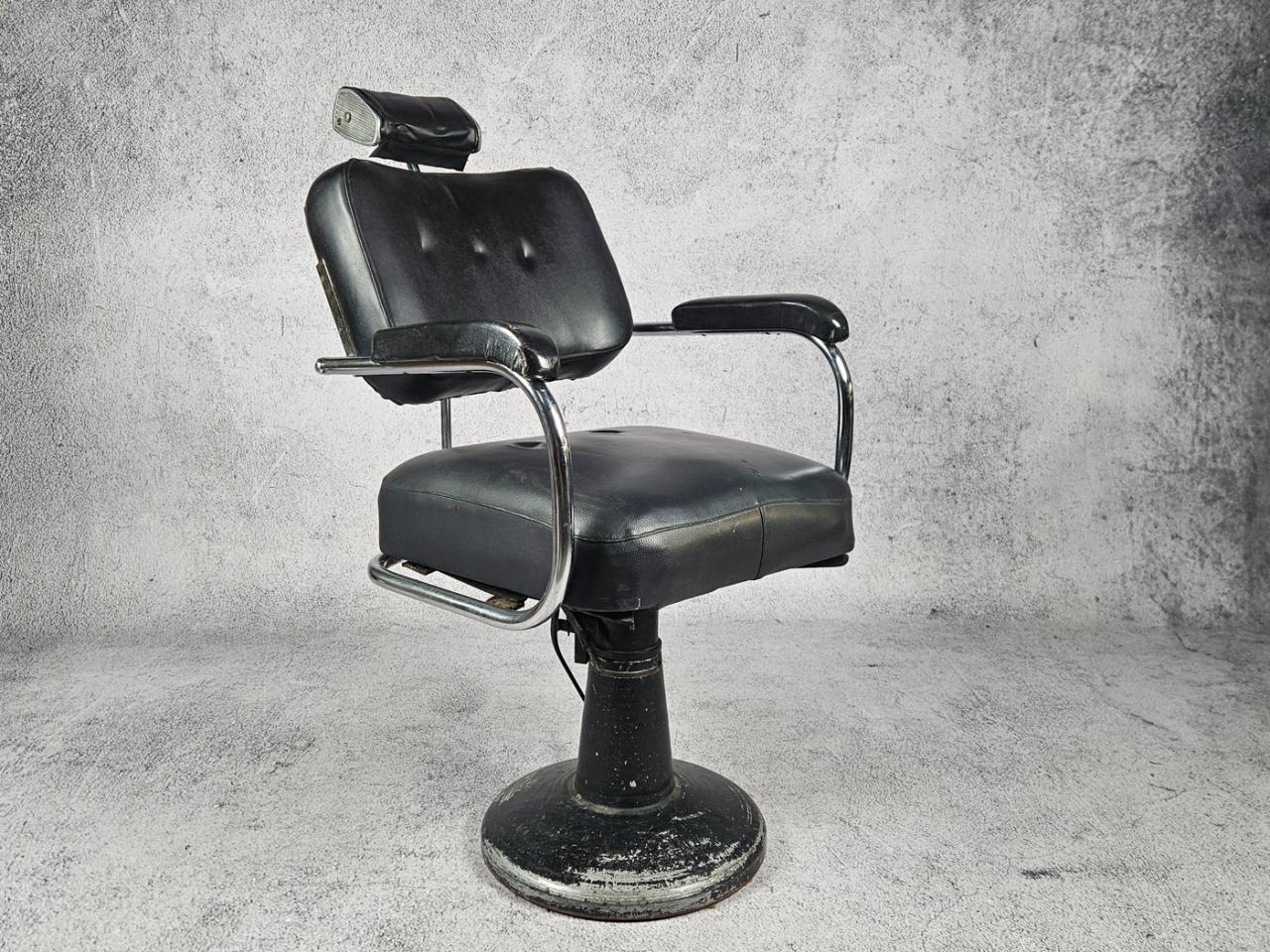 FOTEL FRYZJERSKI OBROTOWY