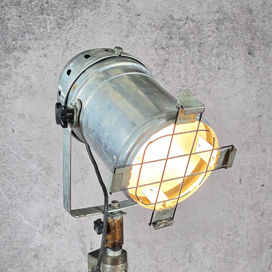 LAMPA FILMOWA