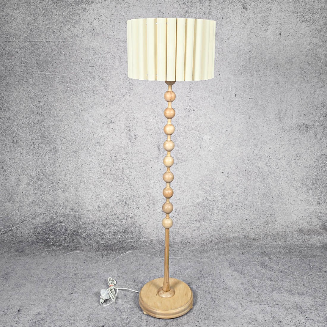 LAMPA PODŁOGOWA