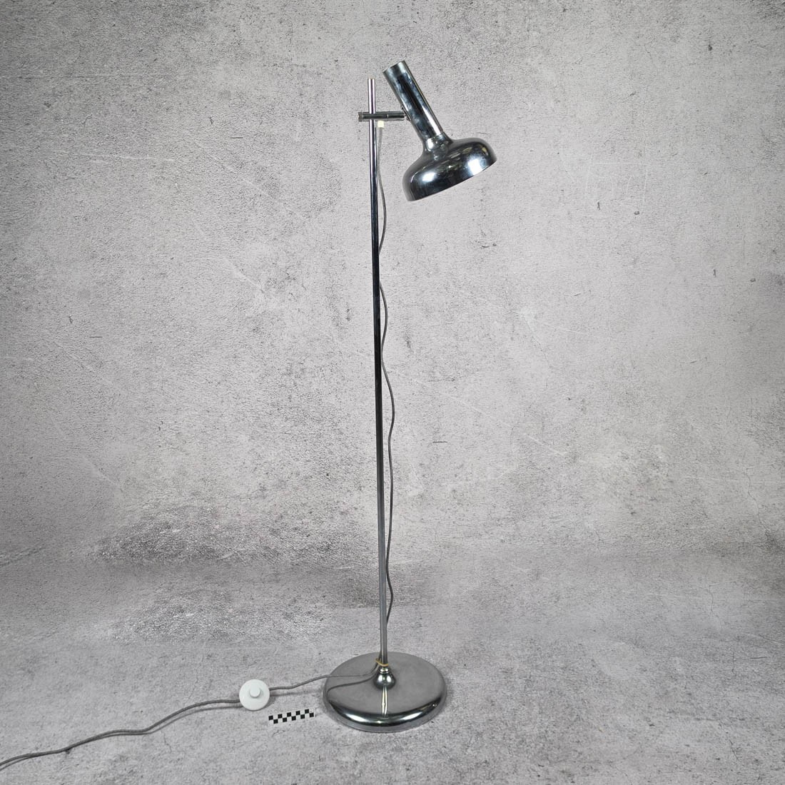 LAMPA PODŁOGOWA
