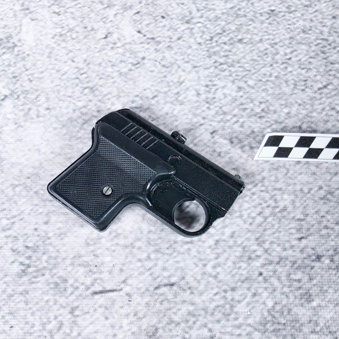 PISTOLET