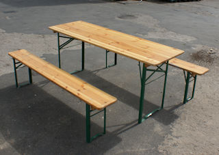 STÓŁ CATERINGOWY Z ŁAWKAMI