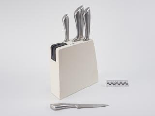 NOŻE KUCHENNE W STOJAKU KOMPLET