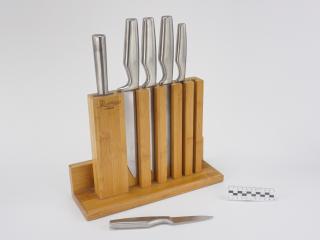 NOŻE KUCHENNE W STOJAKU KOMPLET