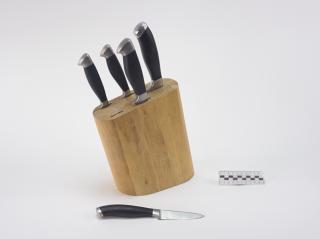 NOŻE KUCHENNE W STOJAKU KOMPLET