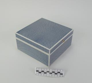 PUDEŁKO SKRZYNECZKA