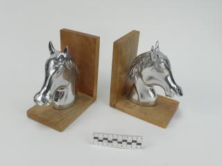 PODPÓRKA DO KSIĄŻEK KOŃ