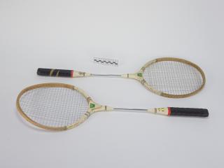 RAKIETA DO BADMINTONA