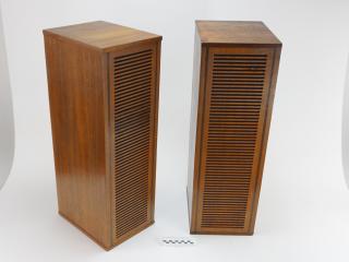 GŁOŚNIKI PODŁOGOWE