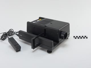 RZUTNIK DO SLAJDÓW PROJEKTOR