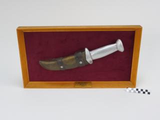 DEKORACJA ŚCIENNA NÓŻ