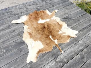 SKÓRA BYDLĘCA CIELECA  Z KROWY DYWAN