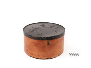 PUDEŁKO NA KAPELUSZE