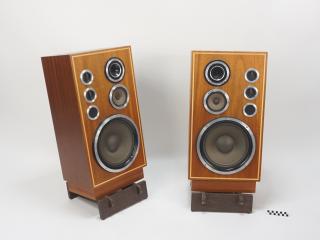 GŁOŚNIKI PODŁOGOWE