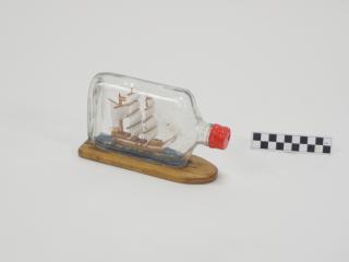 MODEL STATKU FIGURKA STATEK W BUTELCE