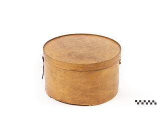 PUDEŁKO NA KAPELUSZE