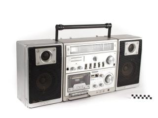 BOOMBOX RADIO