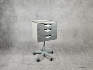 POMOCNIK MEDYCZNY NA KÓŁKACH