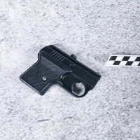 PISTOLET